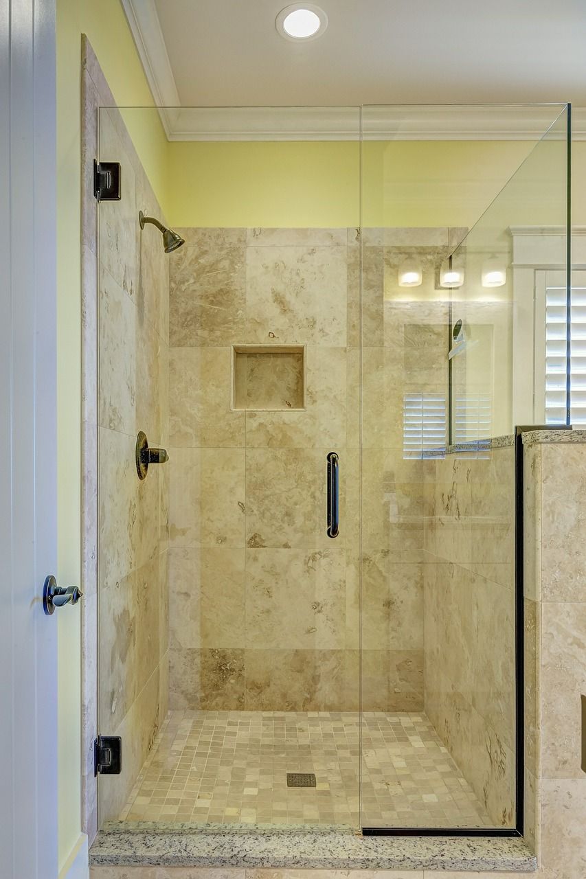 Co daje zamontowanie ścianki prysznicowej?