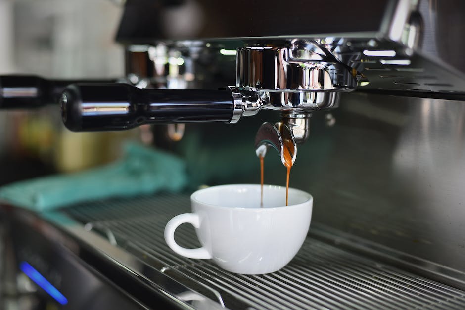 Ekspresy do kawy dla miłośników kawy z mlekiem: Wybór idealnego ekspresu