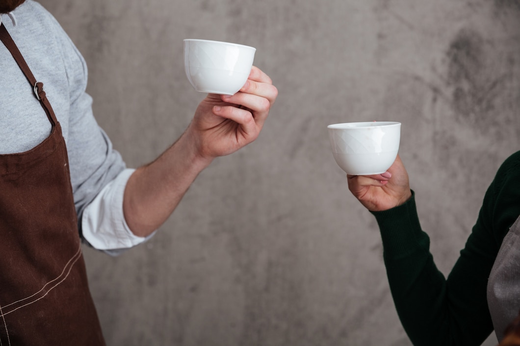Czy porcelana wpływa na smak twojej kawy? Sekrety wyboru idealnej filiżanki