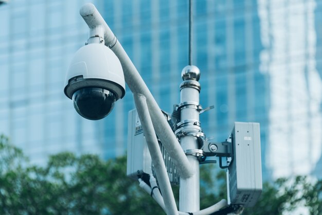 Jak wybrać odpowiedni system zabezpieczeń dla różnych rodzajów budynków?