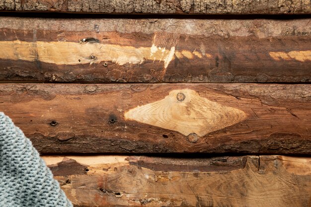 Jakie czynniki wpływają na trwałość powłok ochronnych stosowanych na drewnie?