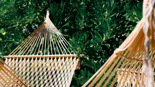 Jak drewno z natury inspiruje do tworzenia unikalnych przestrzeni wypoczynkowych